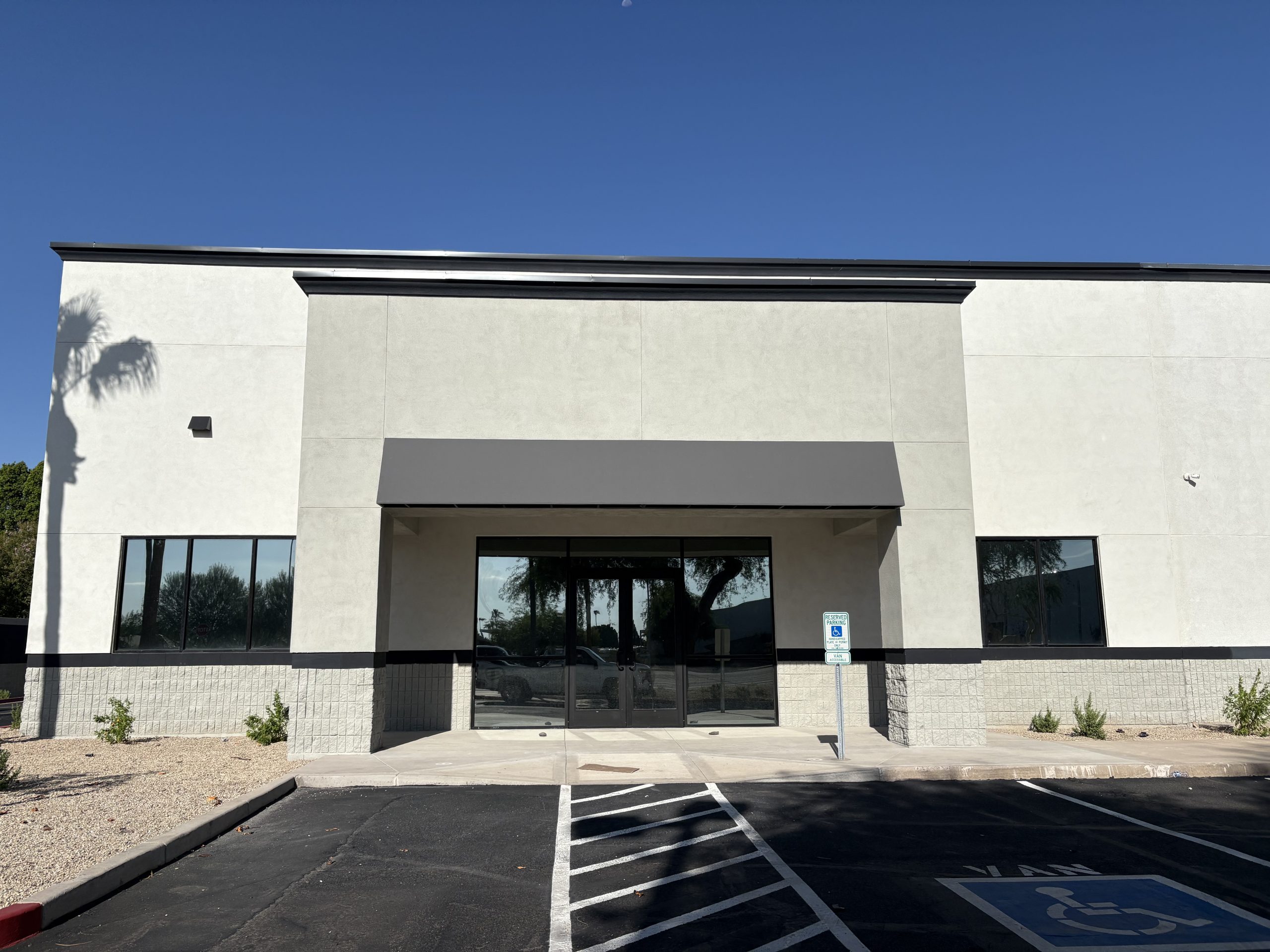 Freestanding commercial shell building built by Emerald Inc. in Mesa, Arizona